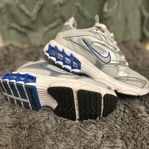 Nike Zoom Air white/cobalt blue athletic shoes